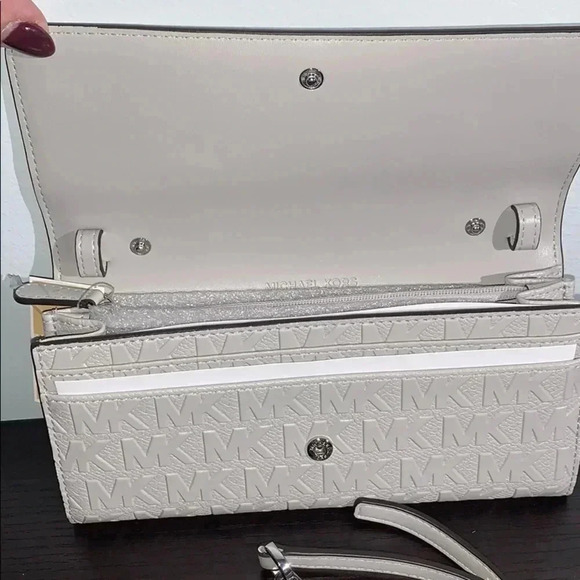 MICHAEL KORS JET SET ITEM LG WALLET ON A CHAIN - Picture 11 of 13